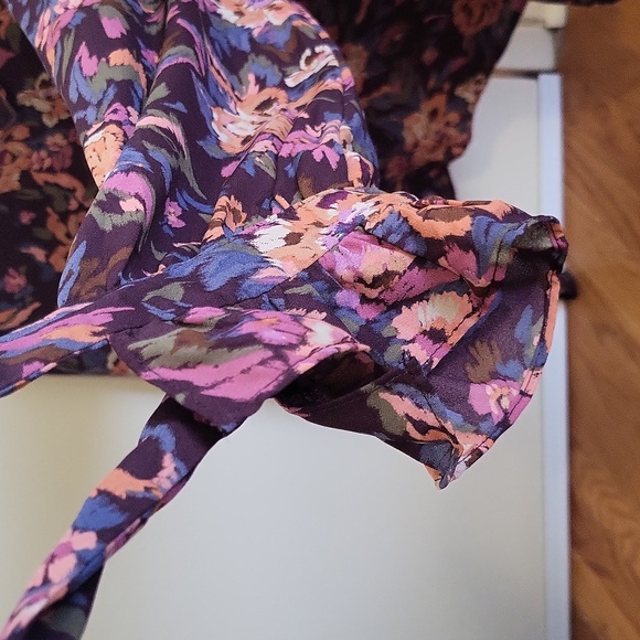 Beautiful blouse - Picture 4 of 8